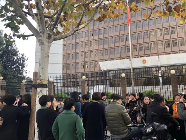 將夫妻共同財產贈與第三人這個行為有效嗎？深圳離婚律師來回答