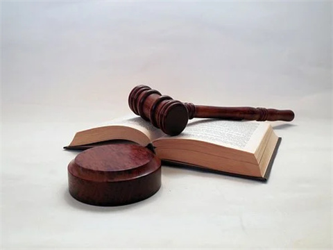 南園路律師解析不良品格證據(jù)對陪審團(tuán)的影響